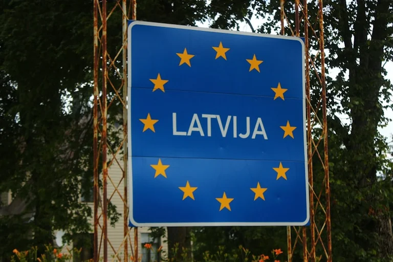 1. septembris Latvijā: drošs ceļš uz skolu bez steigas