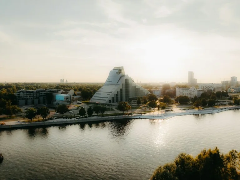 Kā Latvijas vēsturi pētīt LNB digitālajos krājumos