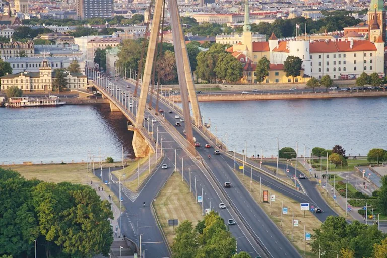 Rīgā pirms brauciena: kur pārbaudīt transporta izmaiņas